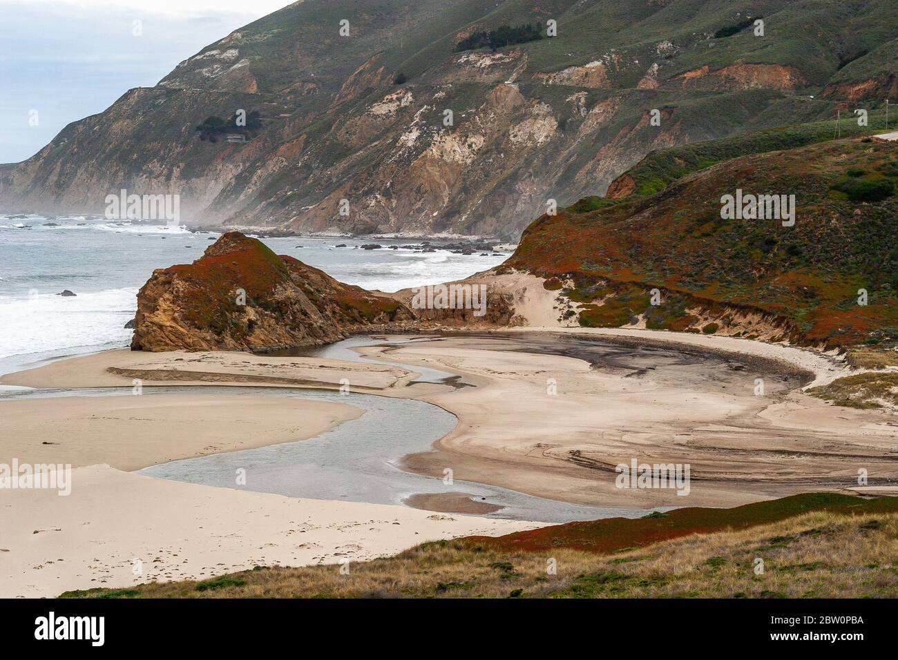 Paesaggio lungo l'autostrada US 1 nella California costiera Foto Stock