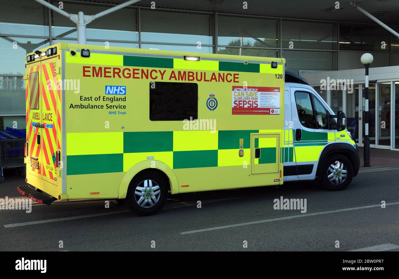 Ambulanza di emergenza, NHS, Servizio ambulanza dell'Est dell'Inghilterra, Norfolk, Regno Unito, ambulanze Foto Stock