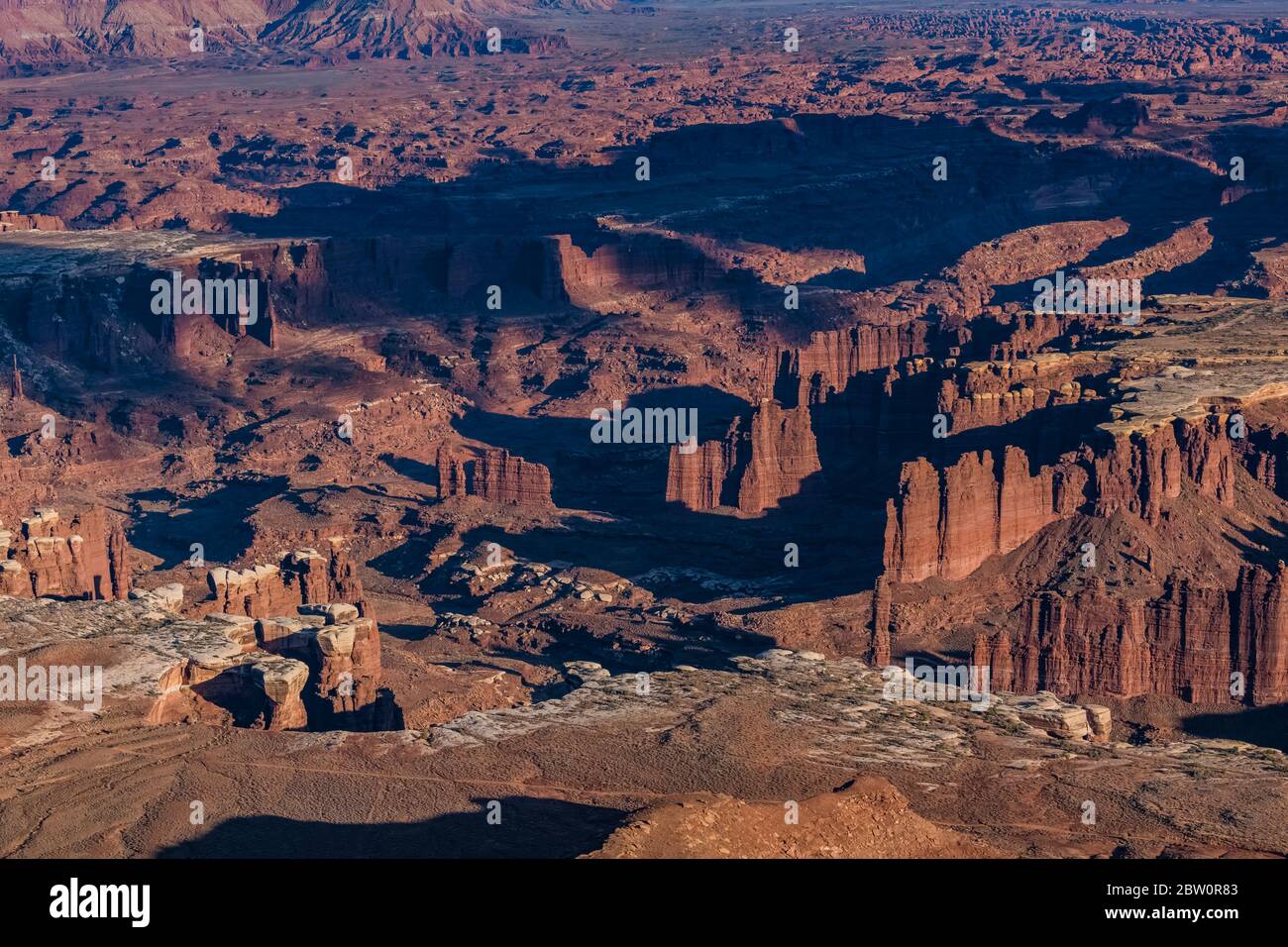 Vista dal Grand View Overlook e Trail at Island in the Sky nel Canyonlands National Park, Utah, USA Foto Stock