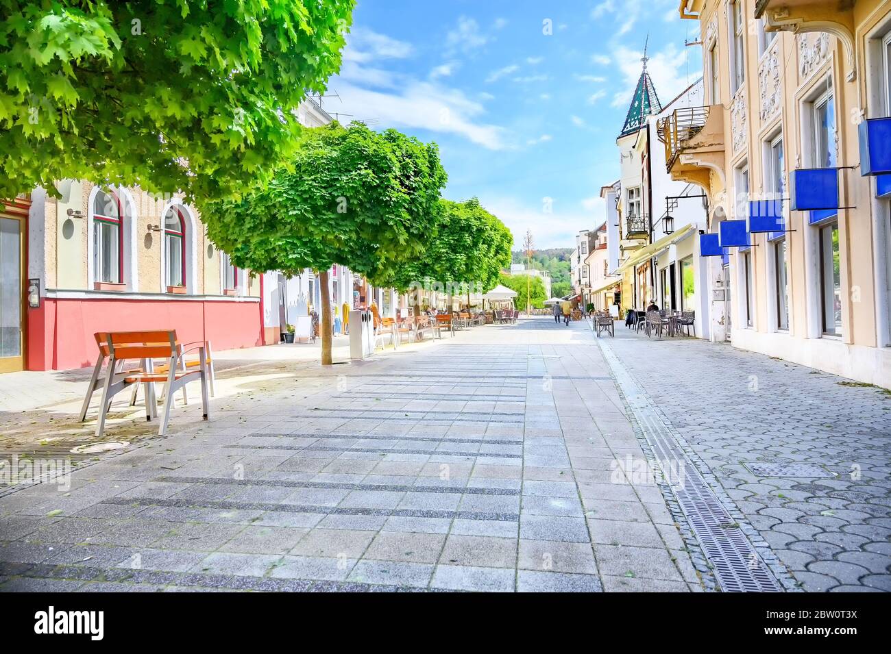 Zona pedonale nel centro della città termale di Piestany (SLOVACCHIA) Foto Stock