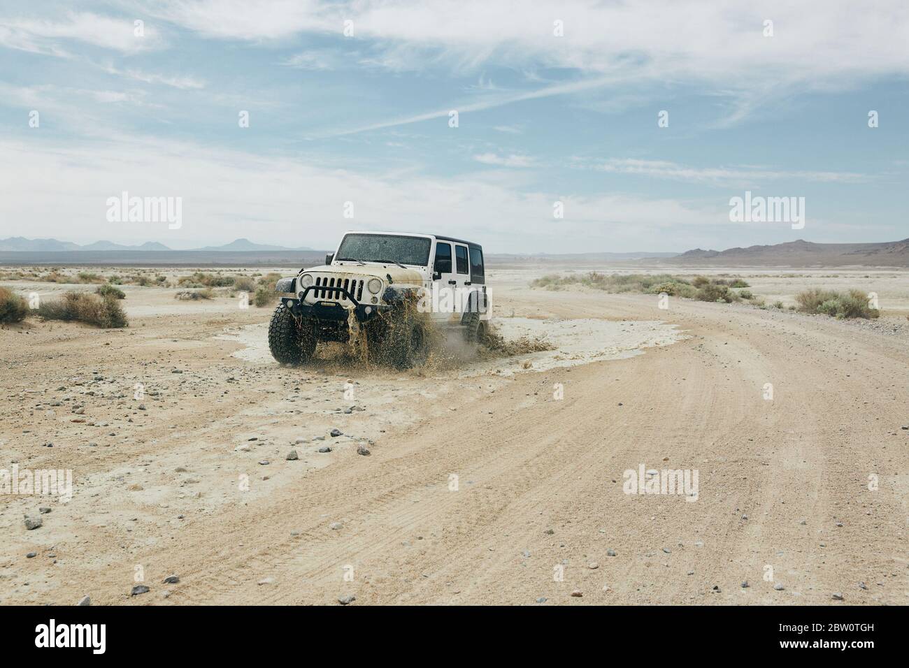 Auto fuoristrada nel deserto della California. Foto Stock