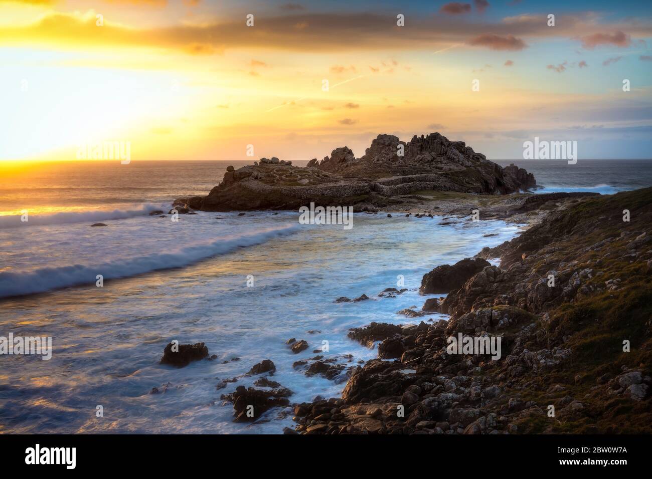 Rovine di Castro de BaroÃ±, un insediamento pre-romano, al tramonto Foto Stock