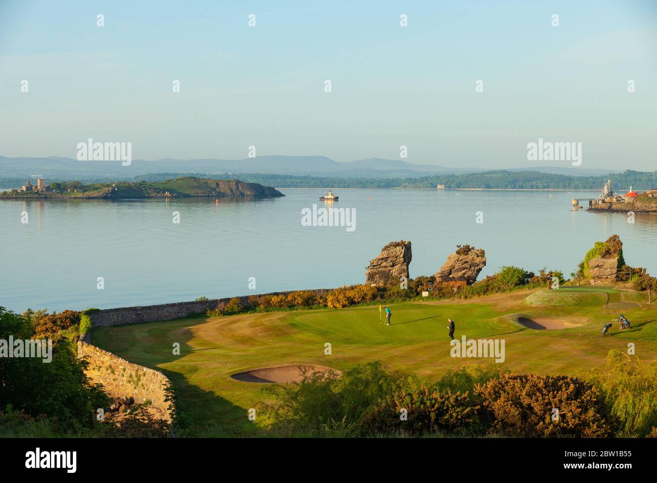 Aberdour, Fife, Regno Unito. 29 maggio 2020. I golfers il primo giorno delle restrizioni che sono revocate in Scozia accreditamento: Richard Newton/Alamy in tensione Notizie Foto Stock
