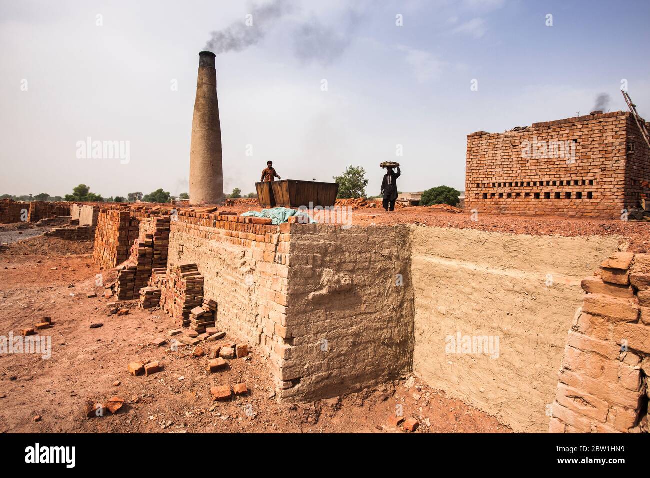 Brickyard, fabbrica di mattoni, vicino al sito archeologico di Harappa, distretto di Sahiwal, provincia di Punjab, Pakistan, Asia meridionale, Asia Foto Stock