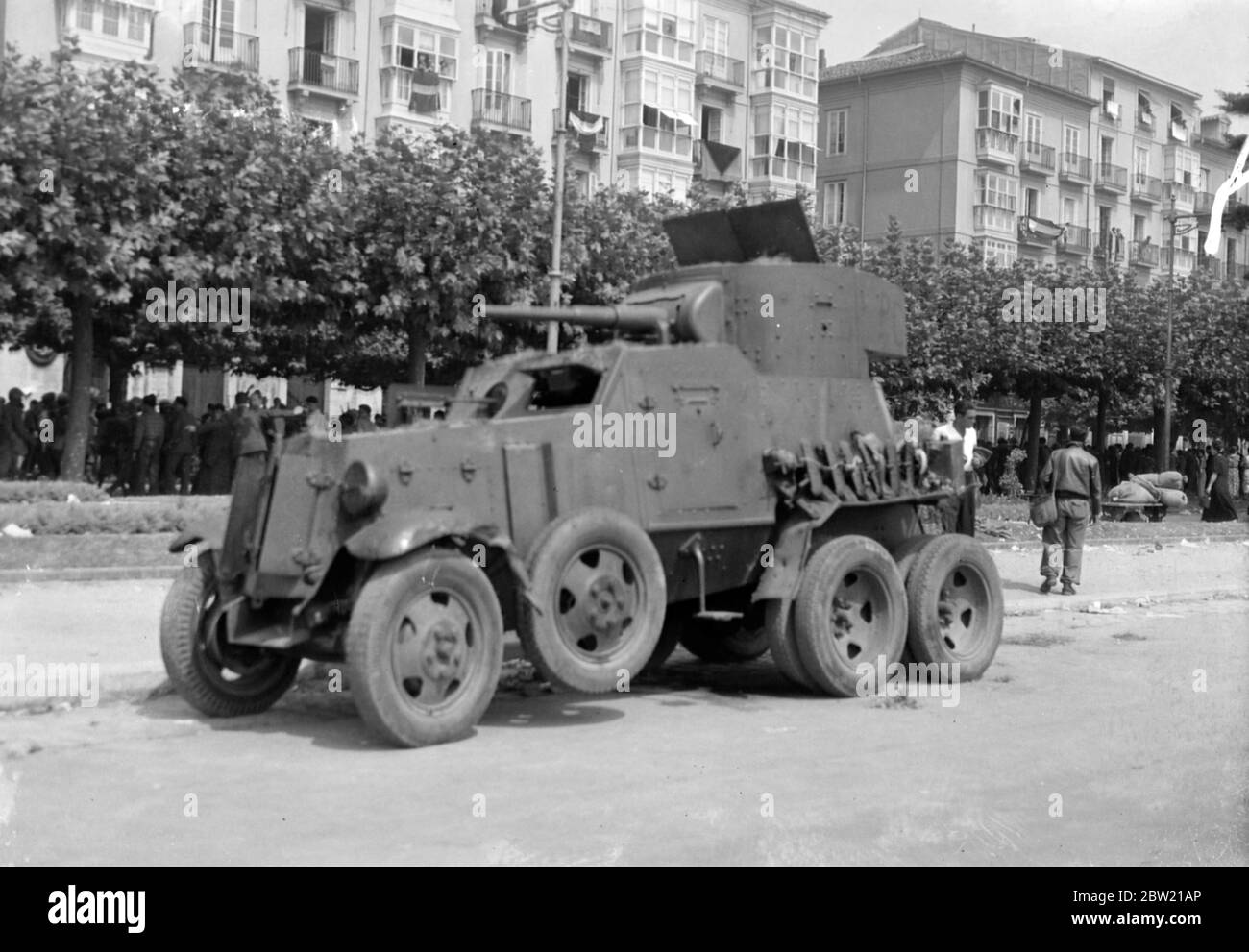 Una macchina blindata dichiarata essere dotata di armi russe era tra la grande quantità di materiali di guerra catturati dalle truppe nazionaliste del generale Franco quando hanno preso Santander. 28 agosto 1937 Foto Stock