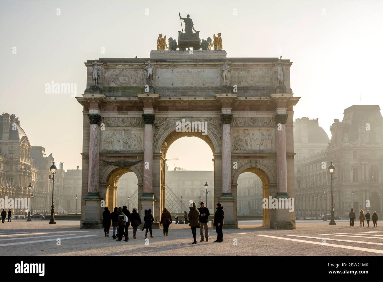 Arc de Triomphe del Carrousel e Museo del Louvre, Parigi, Ile-de-France, Francia Foto Stock