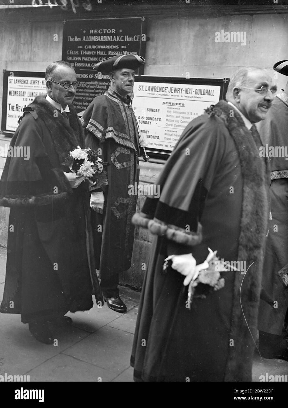Il Sindaco del Signore Sir Henry Twyford nella processione alla Guildhall per la sua elezione a nuovo Sindaco del Signore di Londra la cerimonia è stata preceduta da un servizio alla chiesa di San Lorenzo Jewry. 29 settembre 1937. Foto Stock
