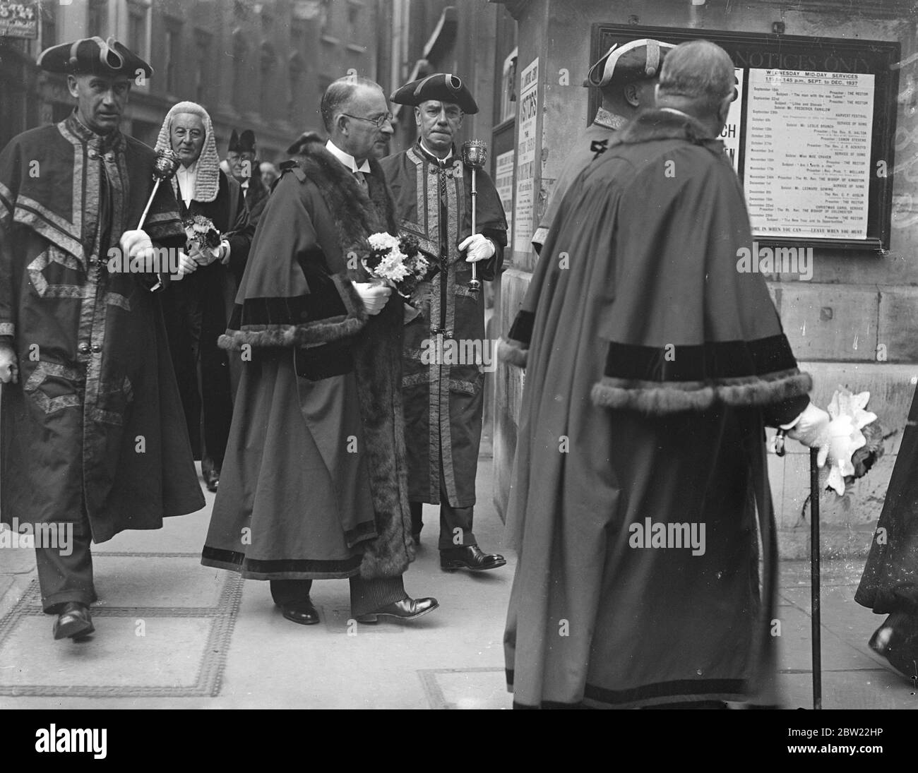 Il Sindaco del Signore Sir Henry Twyford nella processione alla Guildhall per la sua elezione a nuovo Sindaco del Signore di Londra la cerimonia è stata preceduta da un servizio alla chiesa di San Lorenzo Jewry. 29 settembre 1937. Foto Stock