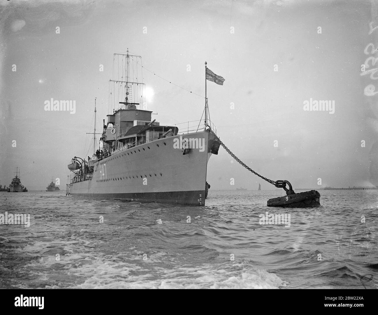 H.M.S Blanche. E H.M.S brillante per la Gran Bretagna cacciatorpediniere di pattuglia non intervento, era stato attaccato della costa spagnola da cinque aerei non identificati. Gli aerei hanno fatto cadere diverse bombe che non riesce a colpire una nave da guerra, e visualizzato. Non è ancora noto se la blanche sia stata una brillante ritorsione. 7 marzo 1938.. Foto Stock