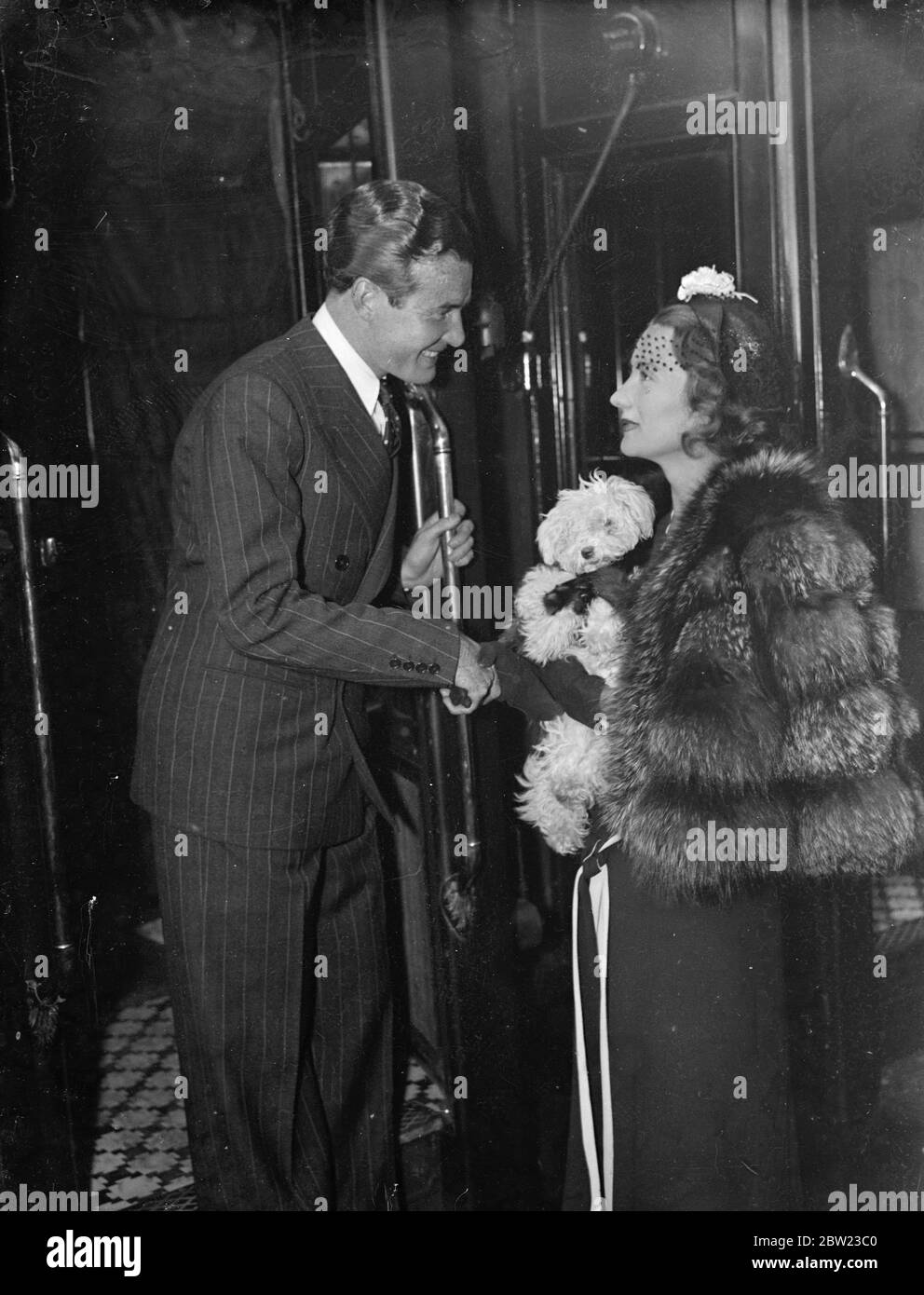 Freddie Carpenter, il ballerino, ha lasciato Waterloo Station, Londra. Partenza sul treno per New York, dove inizierà subito a provare un nuovo spettacolo musicale, preferisco avere ragione. Sarà l'unico ballerino britannico a broadway. 8 settembre 1937 Foto Stock