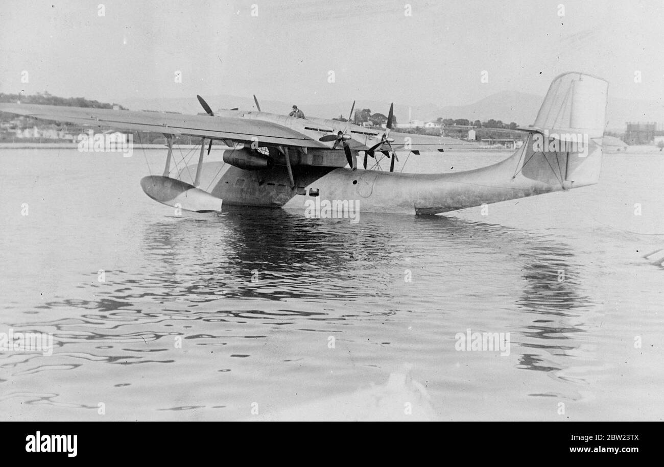 I primi passeggeri a volare attraverso l'Atlantico meridionale quest'estate. Le navi aeree di Air France trasporteranno i passeggeri attraverso l'Atlantico del sud per la prima volta questa estate. Il servizio verrà fornito con Lore H47, la prima macchina transatlantica di Air France che trasporta passeggeri. Ha quattro motori, due in avanti e due in avanti. Cinque. Queste macchine sono ora in costruzione. 12 febbraio 1938 Foto Stock