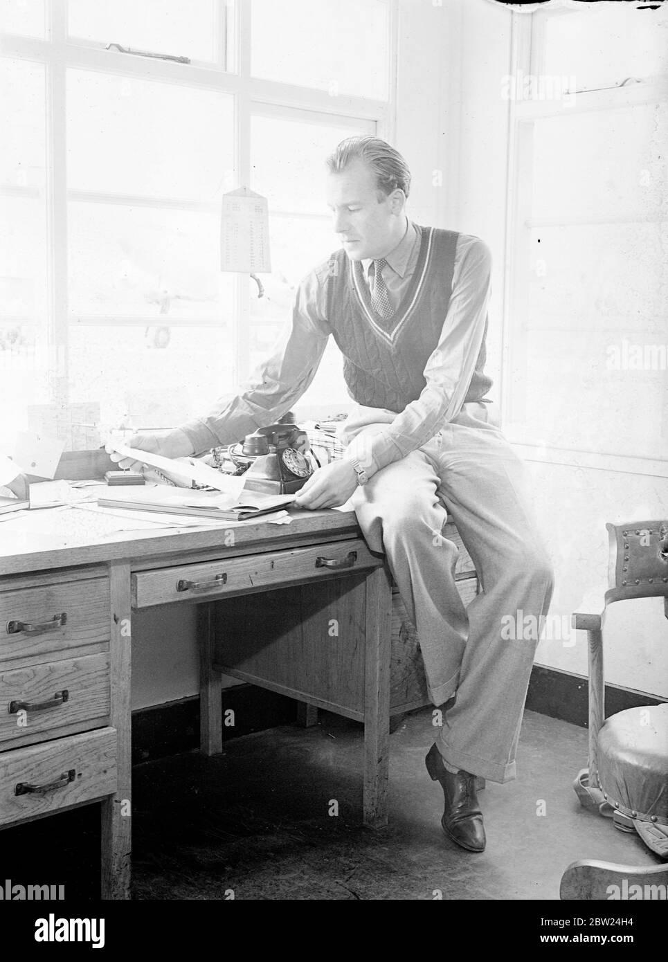 Serie speciale di Geoffrey de Havilland durante il volo di prova del prototipo DH.91 Albatross, G-AEVV, su Hatfield, settembre 1938 Foto Stock