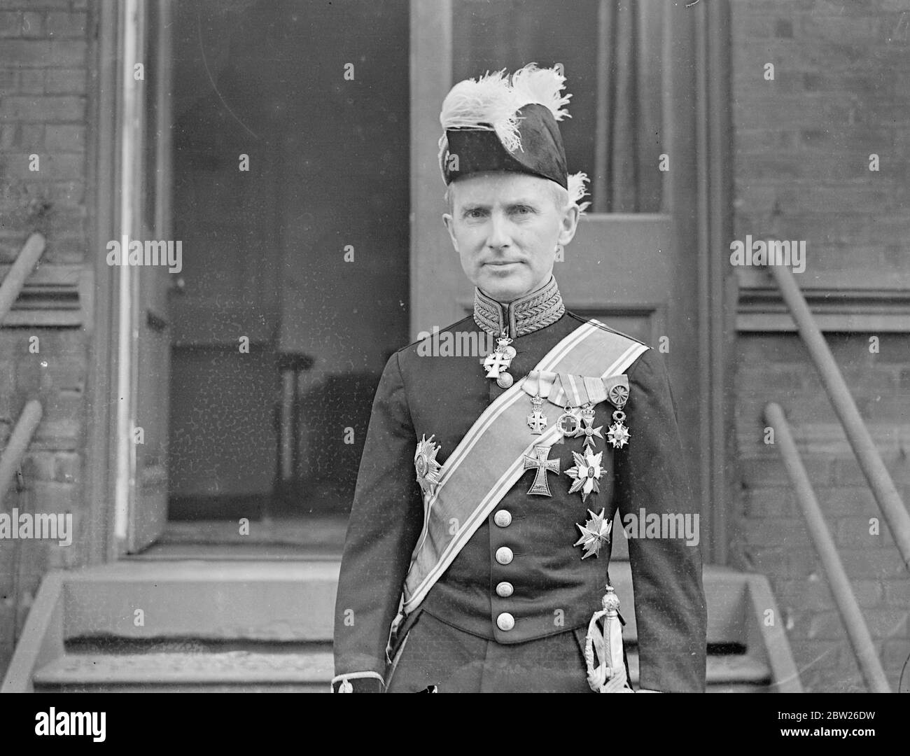 Il nuovo ministro danese presenta credenziali al re. Il conte Eduard Reventlow, il nuovo ministro danese di Londra, lasciò la Legazione danese a Pont Street per presentare le sue credenziali al King Buckingham Palace. 3 febbraio 1938 Foto Stock