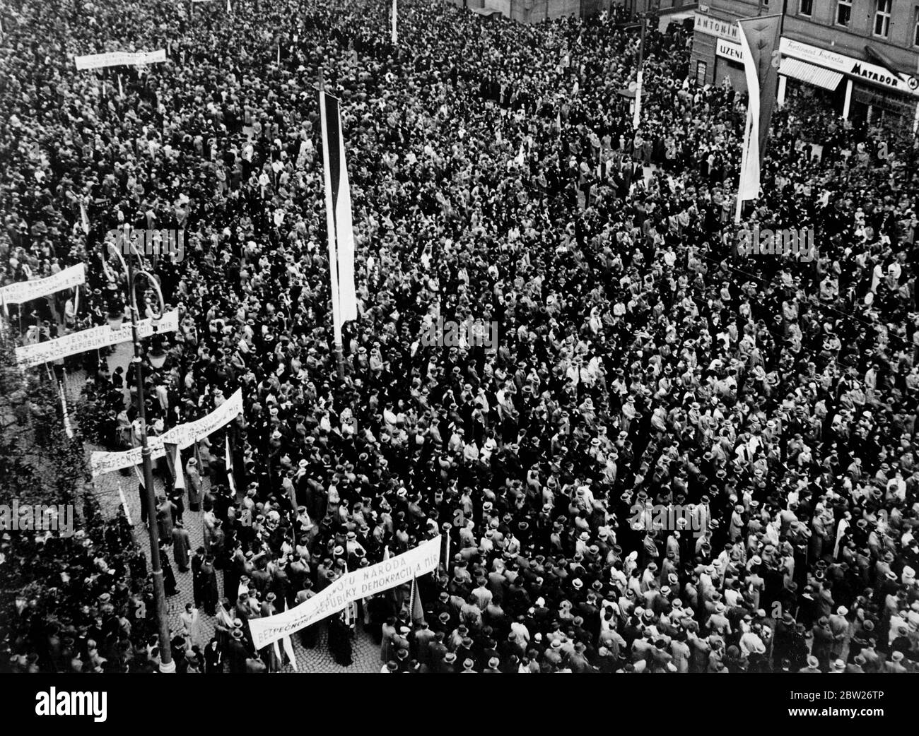 Dimostrazione di 200,000 persone a Praga come risposta ai tedeschi Sudeti. Come controspinta alle manifestazioni dei tedeschi sudetesi, che hanno presentato al governo ceco richieste drastiche 200,000 persone hanno manifestato a Praga a sostegno dell'unità ceca e del governo democratico. 4 maggio 1938 Foto Stock