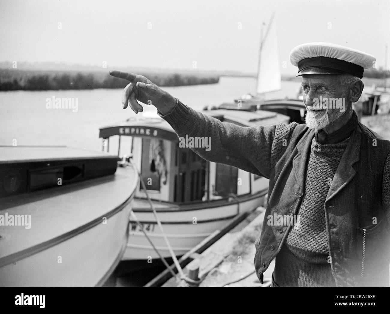 Tommy Lipton a bordo di un incrociatore sulle Broads. 1933 Foto Stock