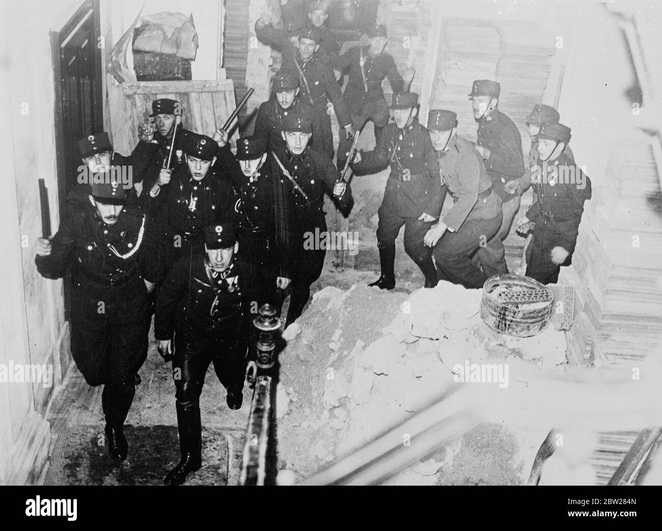 L'ultimo esercito privato austriaco di Kaiser otto, il corpo d'élite, a mettere giù l'opposizione, grande propaganda. Con incontri monarchici austriaci organizzati in tutta l'Austria come parte di un grande impulso di propaganda per il restauro degli Hapsburg nella persona dell'arciduca otto, i legitisti austriaci hanno formato un nuovo corpo in uniforme il cui dovere speciale sarà la soppressione dei disordini e dell'opposizione. Il nuovo corpo è stato chiamato la Legione di ferro (Legione di Eiserne) ed è organizzato e guidato da un ex membro della Guardia Nera di Hitler. La Legione al momento conta circa 150 giovani, astuto e inIF Foto Stock