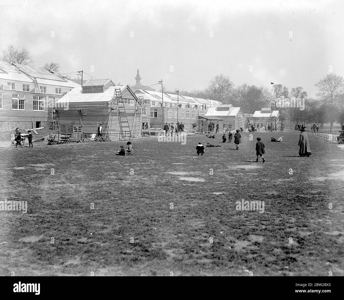 L'edificio degli uffici temporanei di guerra a St James Park. 1914 Foto Stock