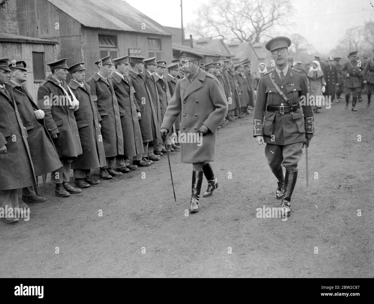 Visita reale a Lincoln. Ispezione delle guardie dei feriti al 4° Ospedale Generale Orientale. 9 aprile 1918. Foto Stock