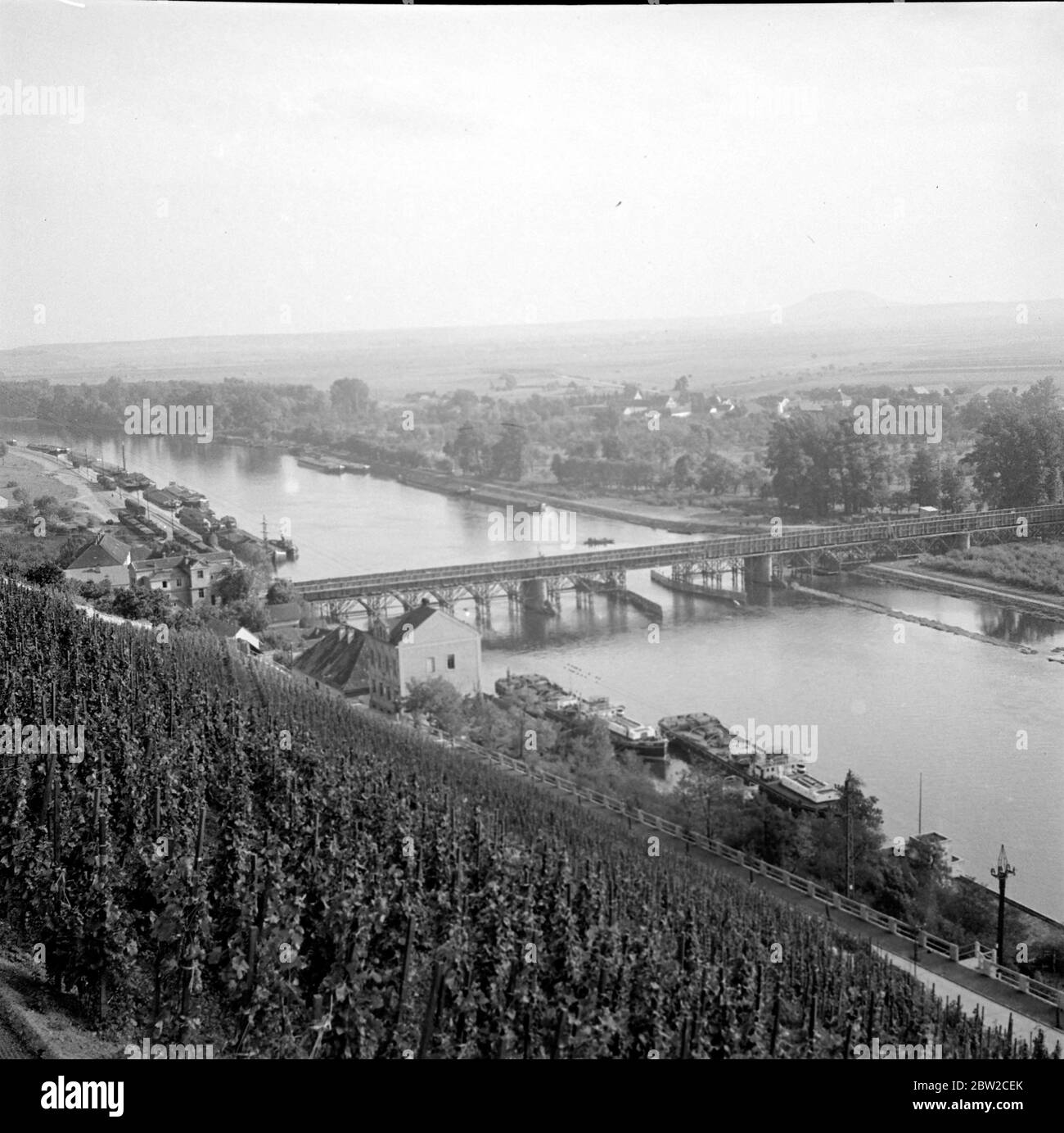 Uno dei ponti sul fiume Elba , Melnic, Cecoslovacchia [nessuna data] Foto Stock