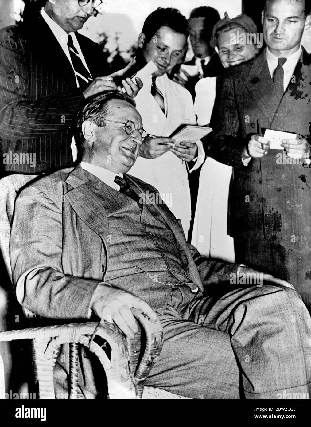 Arriva a New York il nuovo ambasciatore britannico. Il marchese di Lotiano raffigurato sulla Cunard Liner Acquitania, quando arrivò a New York. Lord Lothian è venuto negli Stati Uniti per sostituire Sir Ronald Lindsay come ambasciatore britannico negli Stati Uniti. L'Acquitania arrivò con oblò dipinte di nero e centinaia di americani fuggirono dalla minaccia della guerra in Europa. Lord Lothian non aveva nulla di pertinente da dire sulla crisi attuale. 29 agosto 1939 Foto Stock