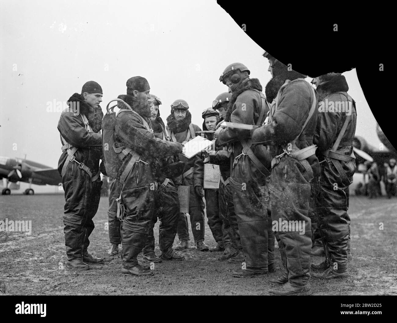 Oltre alla sua considerevole esercito di terra, la Polonia dispone di un'aviazione ben addestrata e ben attrezzata che avrebbe un ruolo di primo piano nella difesa del paese qualora fosse attaccata. Queste foto dell'Aeronautica Polacca sono state scattate da un fotografo dello staff di Londra con il permesso delle autorità polacche. Dalle immagini risulta evidente che le macchine sono di estremo design moderno. Sono i prodotti dei progettisti e tecnici polacchi e quindi è indipendente dalle forniture estere. Tra gli ultimi aerei dei nuovi aerei da combattimento Wolf ad alta velocità, e la nuova bomba Buffalo Foto Stock