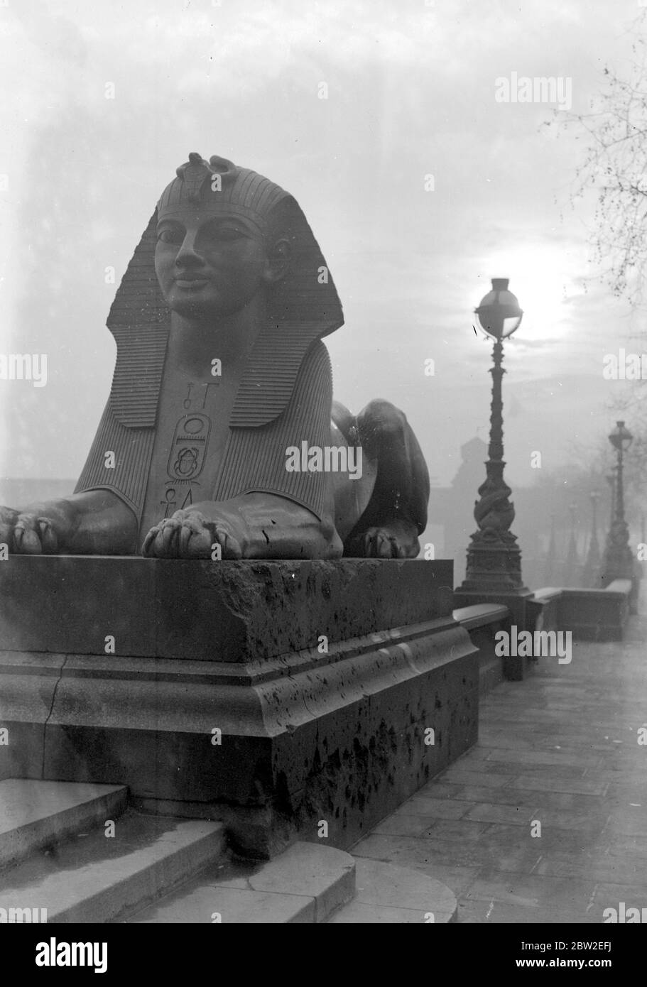 L'argine vittoriano. Uno studio all'ago di Cleapatra. 12 dicembre 1930 Foto Stock