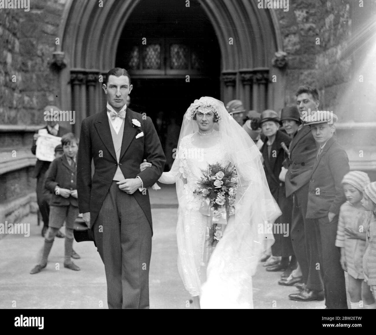 Matrimonio di Philip J. Kington-Blair-Olivant e Miss Lillian Norris a St Stephen's, Westbourne Park, Londra. 11 giugno 1927 Foto Stock