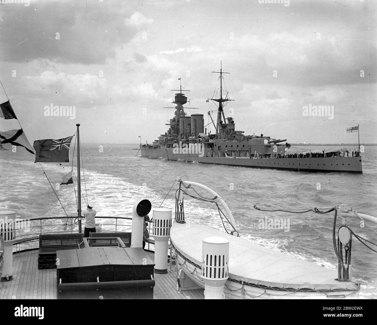Silver Jubilee Naval mostra nel Tamigi. Corazzata. 1935 Foto Stock