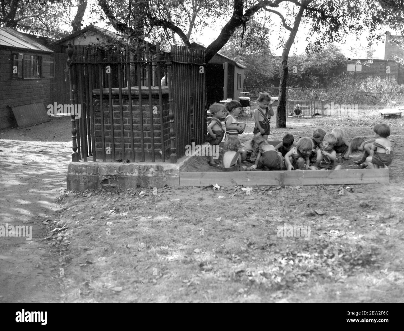 Asilo nido di giorno a Wapping, Londra. 1933 Foto Stock