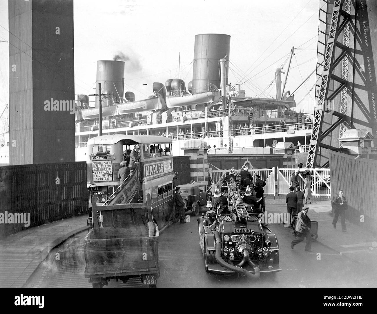 Motori antincendio a Docks. 1934 Foto Stock