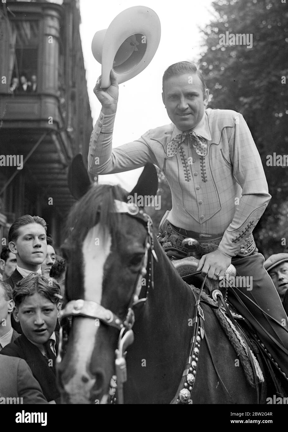 Al Savoy, Londra. Gene Autry, il Cowboy di canto e il suo cavallo. 2 agosto 1939 Foto Stock