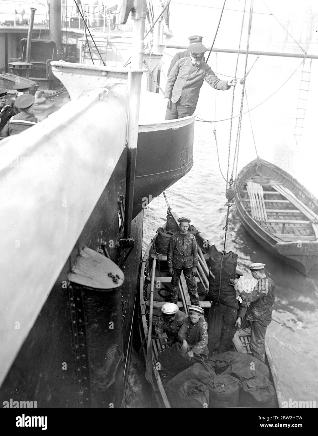 I ragazzi della nave da addestramento TS Warnonostante, recentemente distrutta da un incendio nel 1918, sono ora a bordo del presidente il 20 marzo 1918 Foto Stock