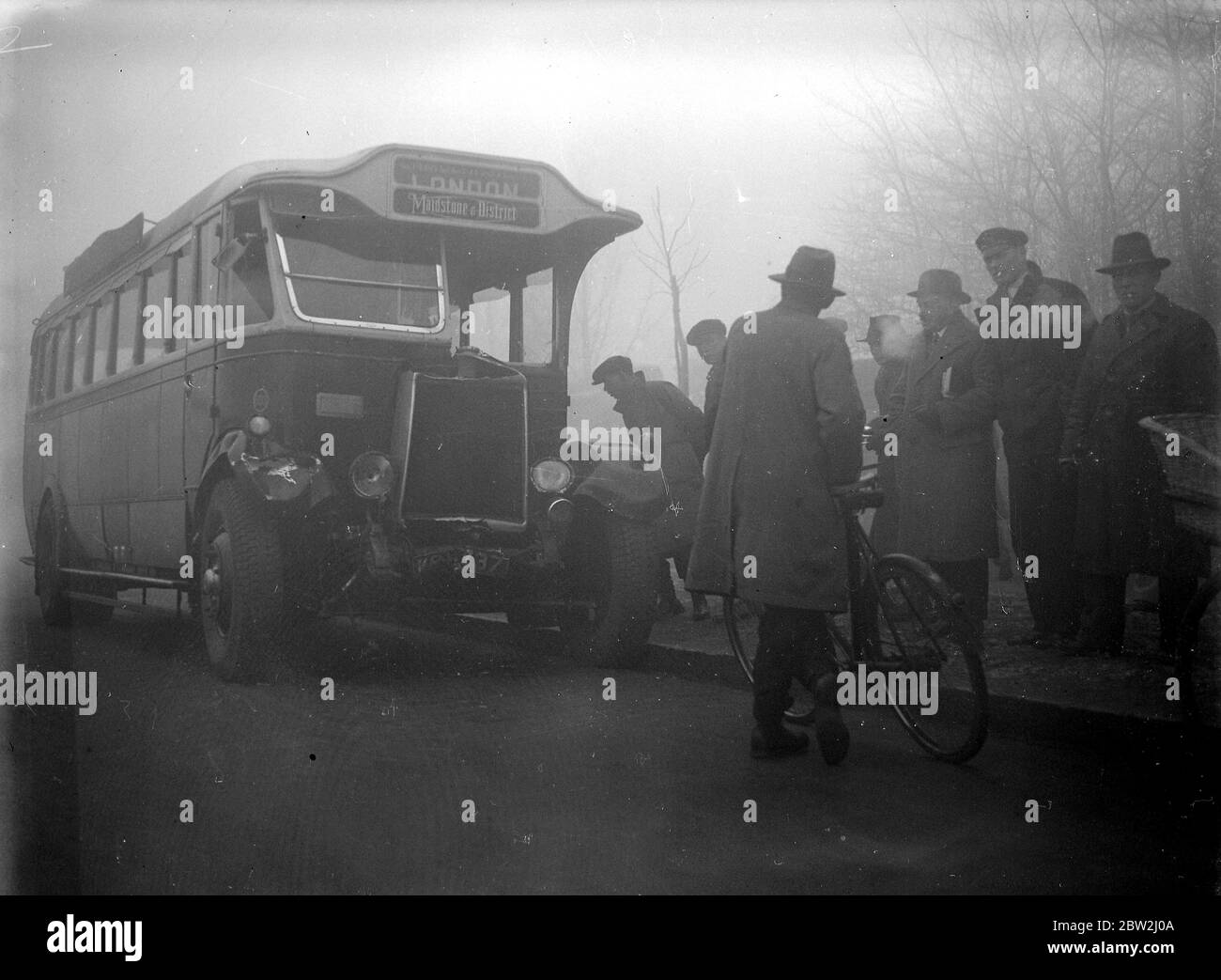 Crash bus vicino Eltham. 1934 Foto Stock