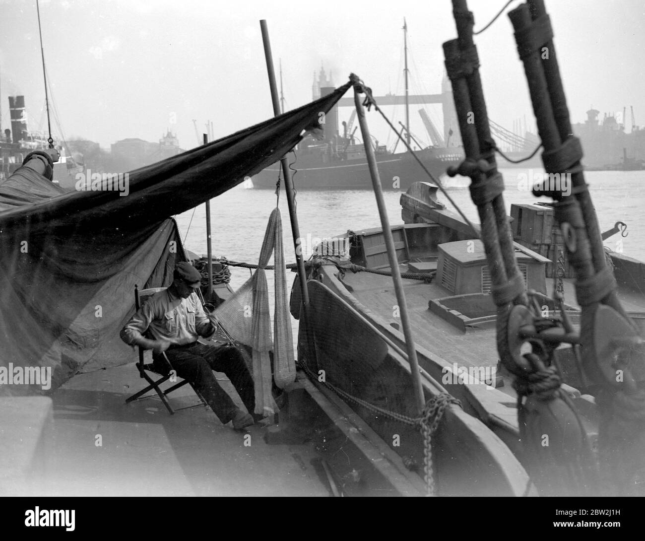 Barca olandese Eel. Reti da menda. 1933 Foto Stock