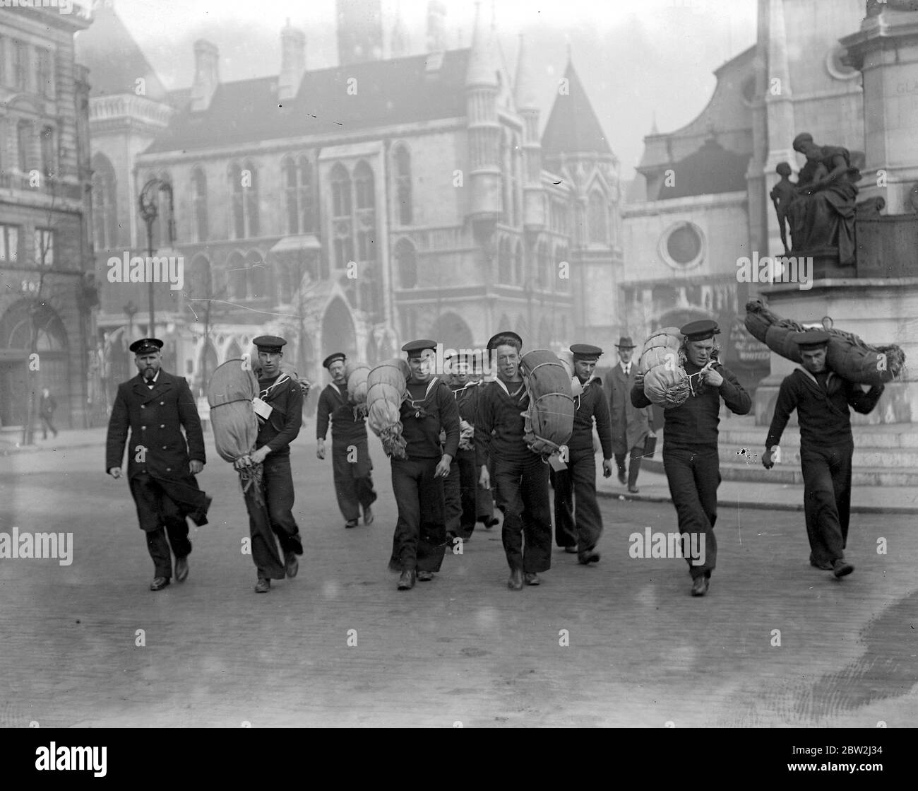 Reclute per la Royal Naval Division sulla strada per il Crystal Palace. Foto Stock