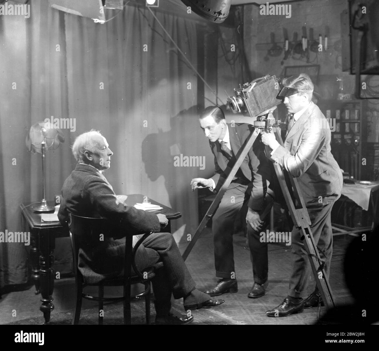 Celebrità che appaiono nella nuova serie di film segreti della scrittura a mano. Lord Darling 20 gennaio 1926 Foto Stock