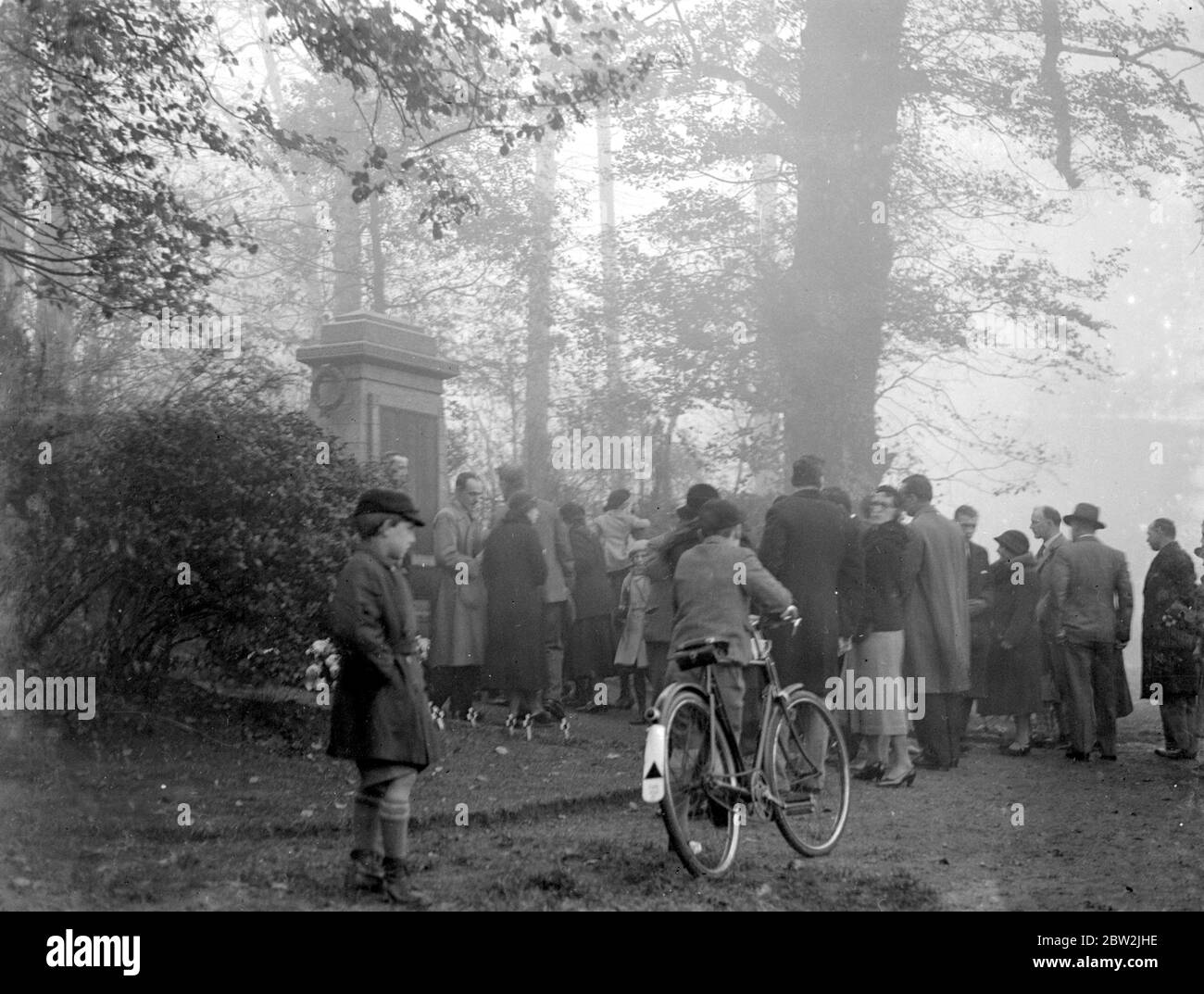 Armistice giorno nella nebbia a Sidcup, Kent. 11 novembre 1934 Foto Stock