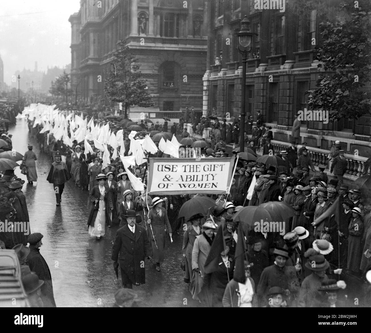 Marcia delle donne attraverso Londra. 1914-1918 Foto Stock