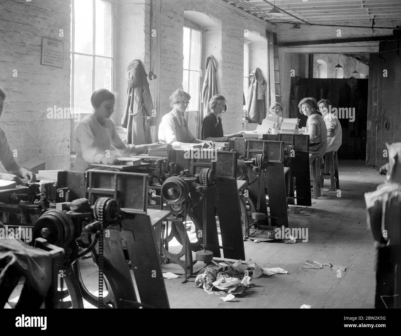 All'occasione James Burns'Book Binding lavora a Esher . 15 maggio 1923 Foto Stock
