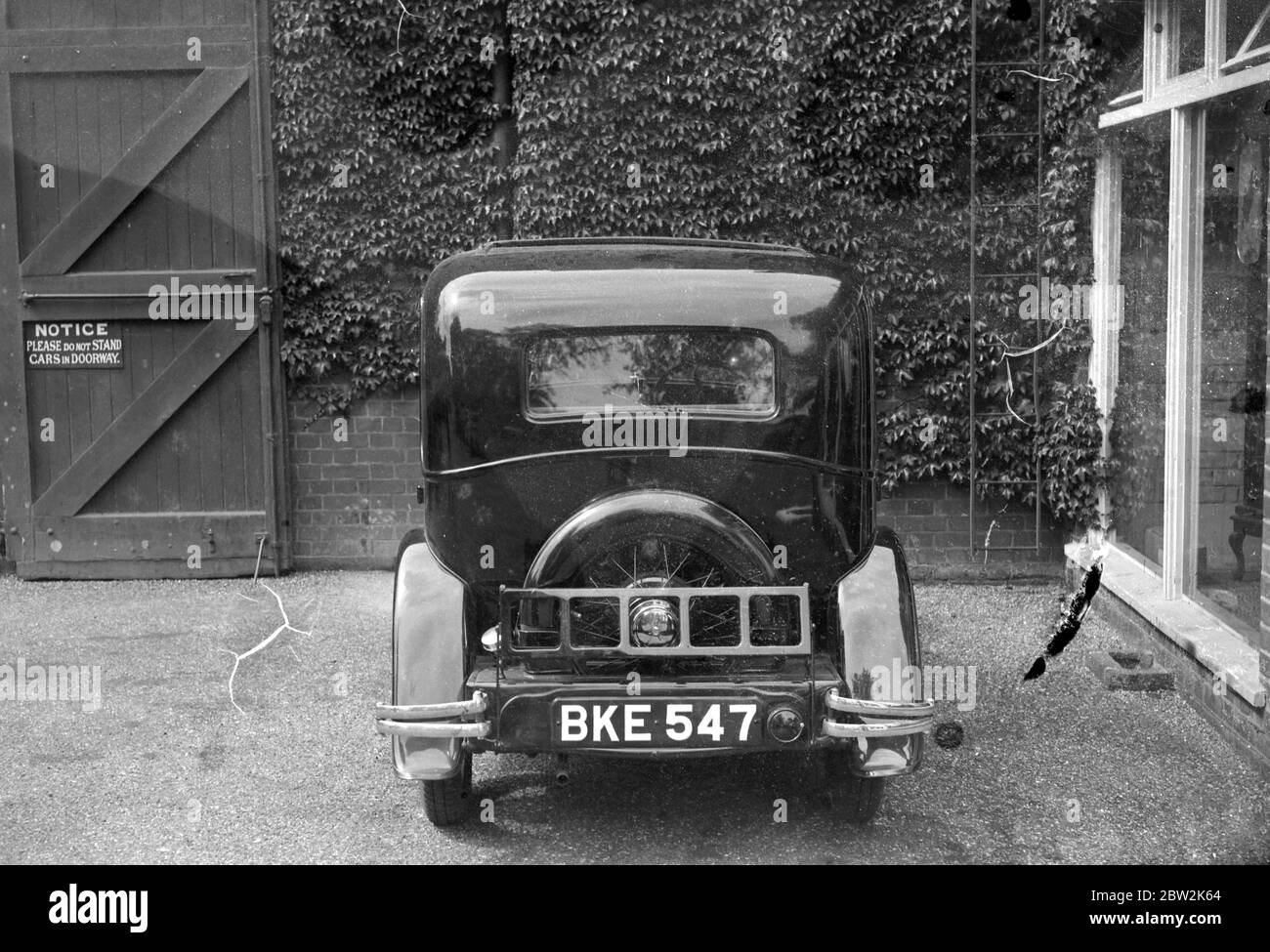Riparazioni auto presso Westerham Motor Works. 1934 Foto Stock