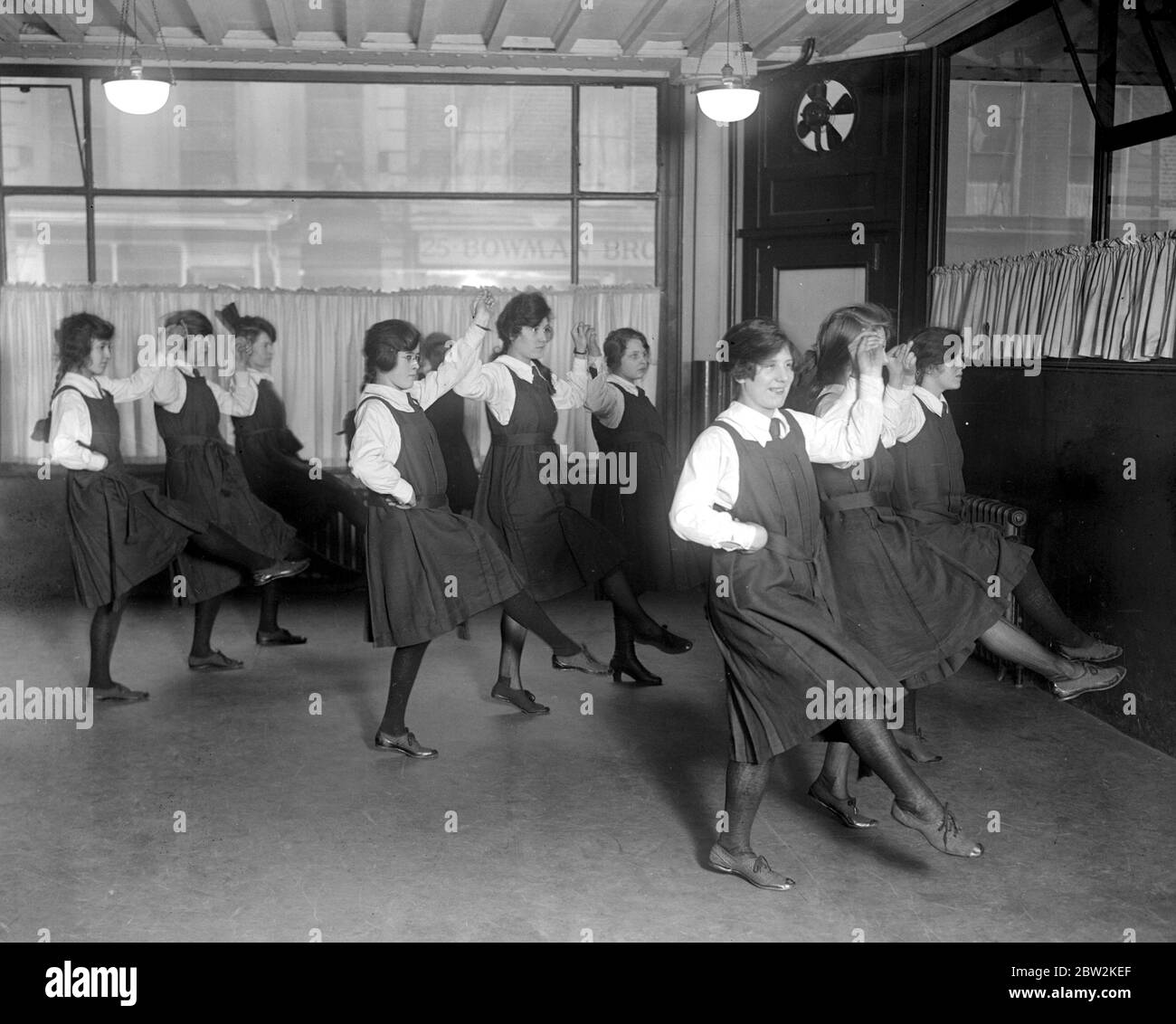 Scuola di proseguimento Selfridge. Cultura fisica. 27 febbraio 1920 Foto Stock