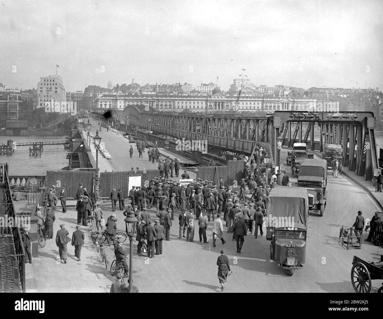 Il Mechanical Horse, il popolare trattore per il trasporto mobile nel traffico di londra. 22 giugno 1934 Foto Stock