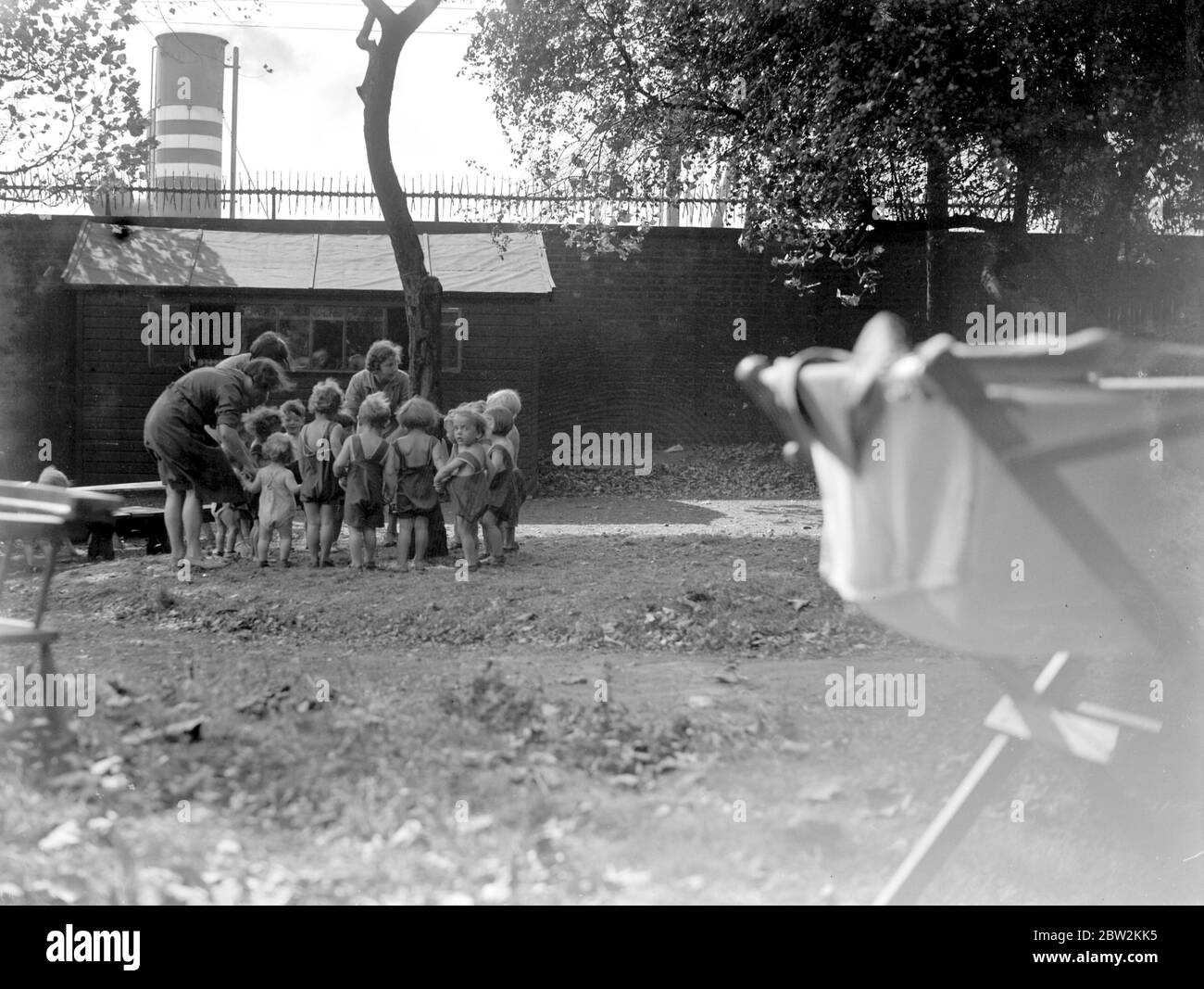 Asilo nido di giorno a Wapping, Londra 1933. Foto Stock