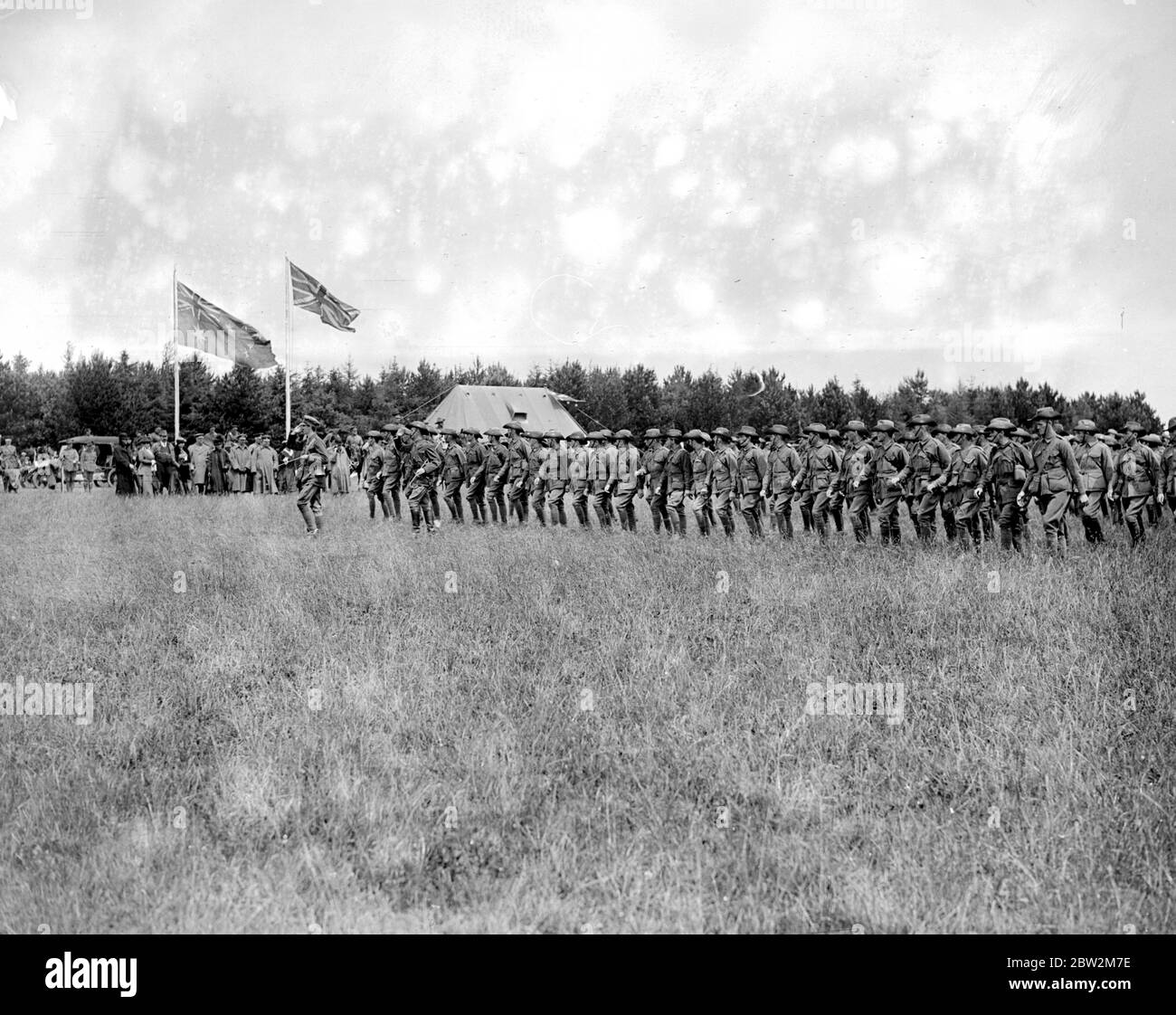 Hughes esamina le truppe australiane nella pianura di Salisbury. 1914-1918 Foto Stock