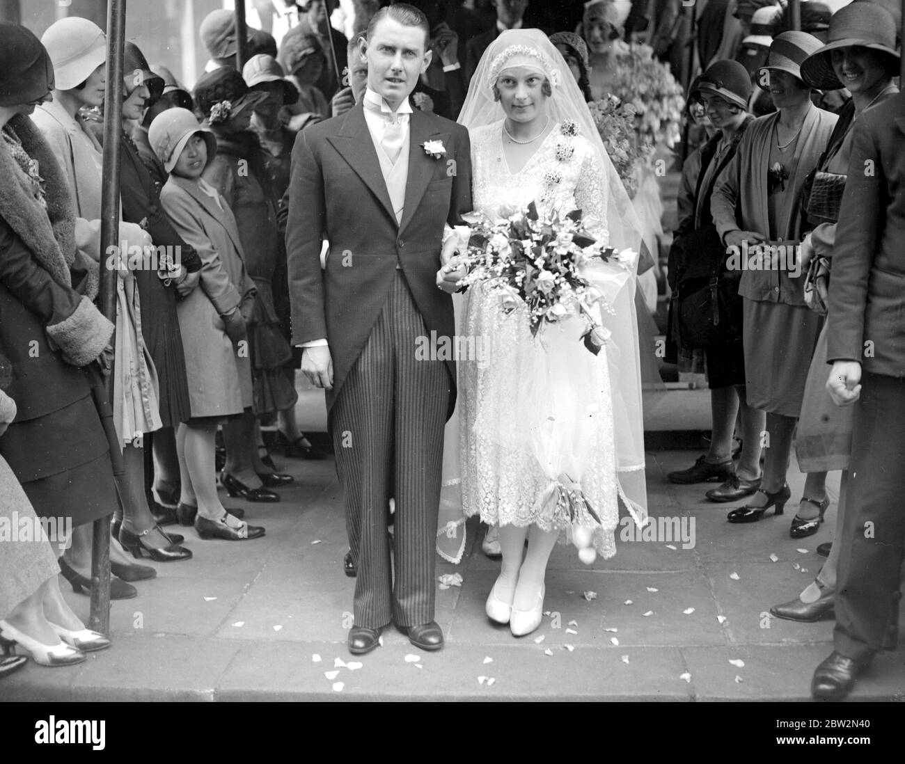 Matrimonio di Gordon Oakshott e Miss Jeanette Huxley a All Souls, Langham Place, Westminster, Londra. 17 giugno 1929 Foto Stock
