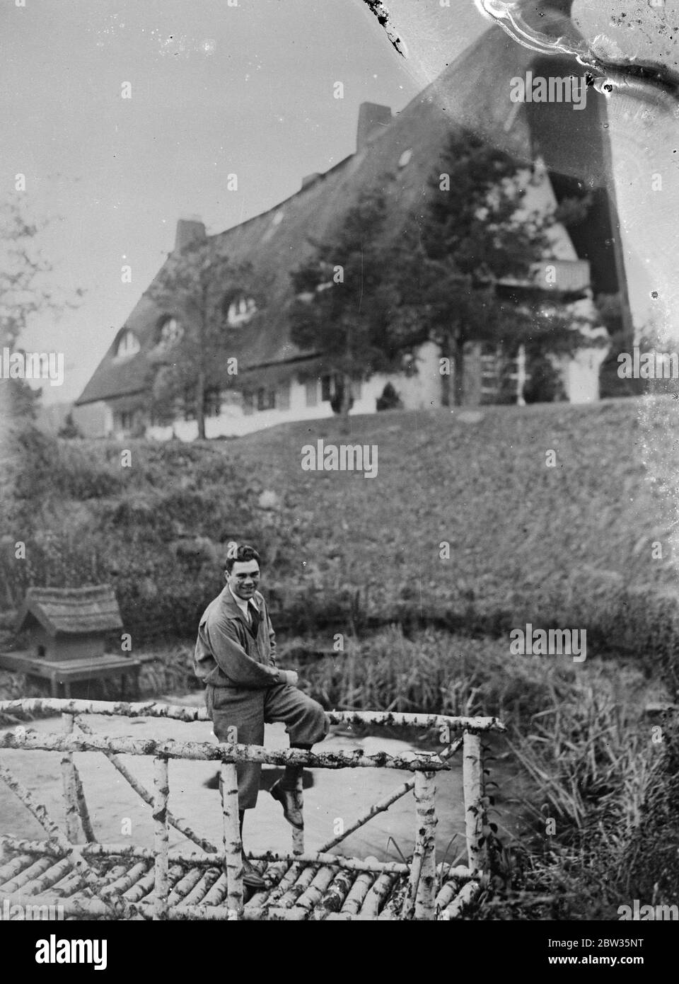Max Schmeling a casa a Bad Saarow, Germania. Marzo 1933 Foto Stock