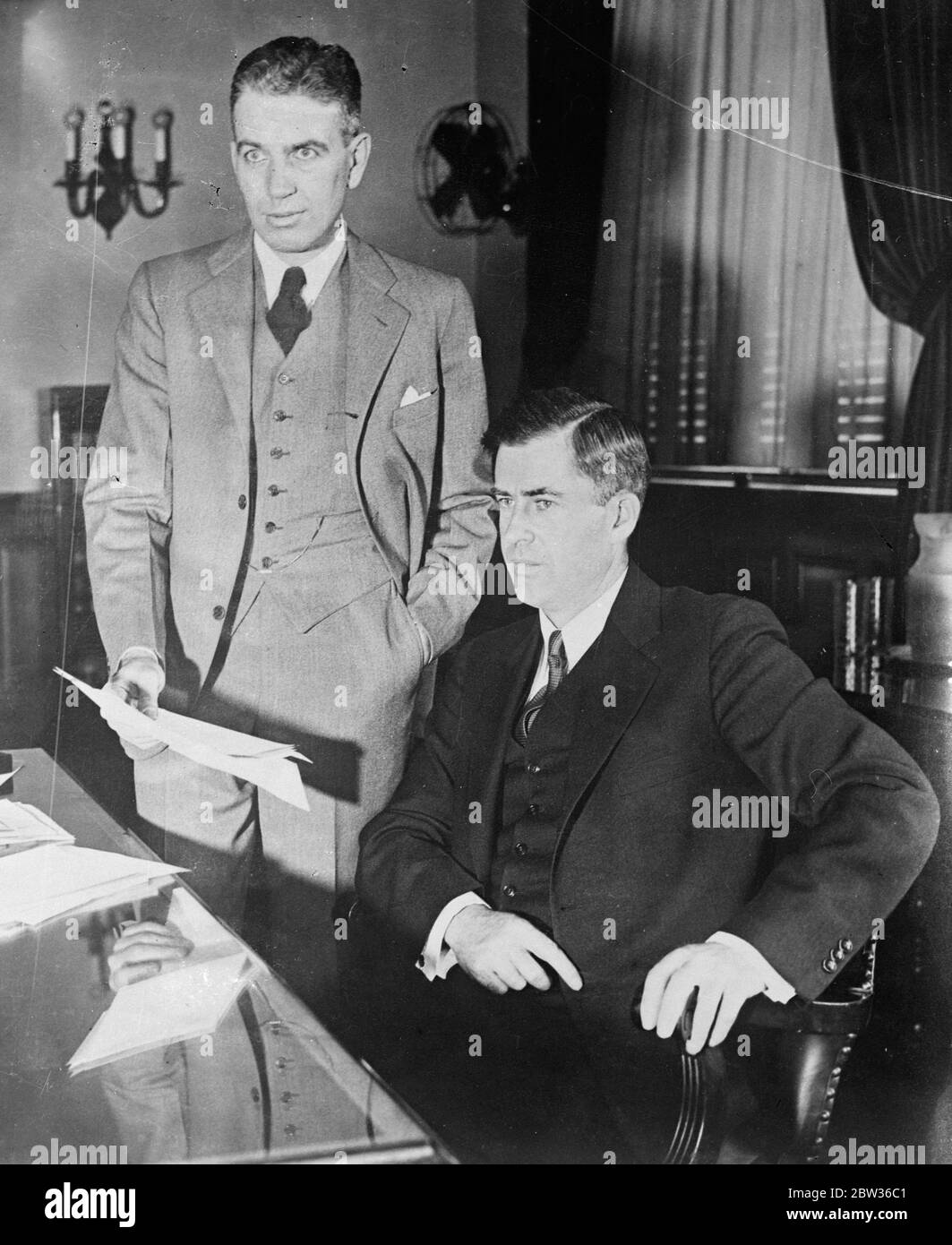Gli economisti americani Rexford ( Rex ) Tugwell e Henry Wallace giugno 1933 Foto Stock