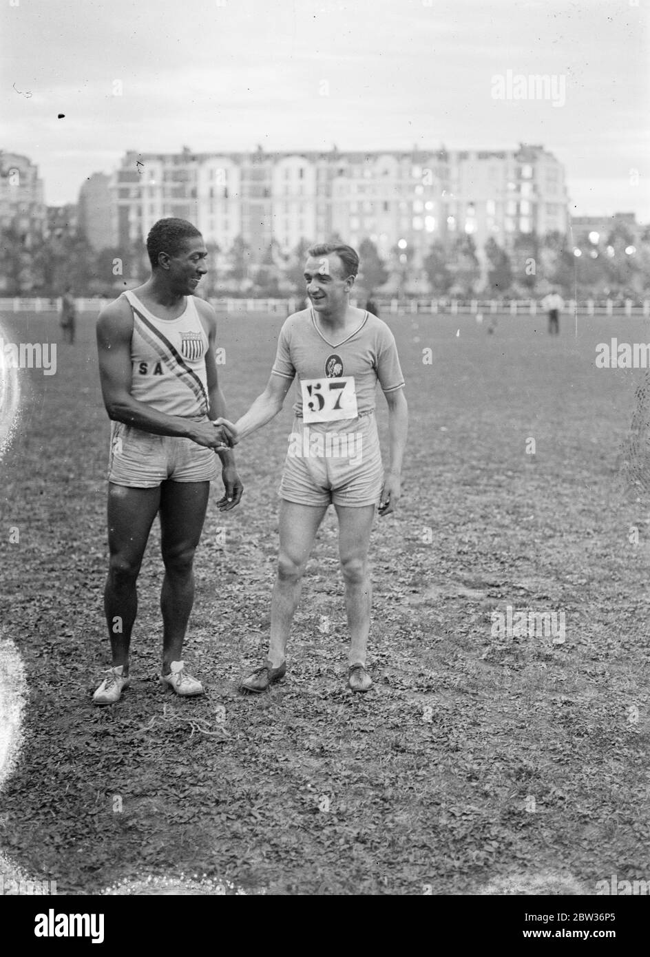 Ralph Metcalf (USA) vincitore di 100 metri - il più veloce umano del mondo. 18 agosto 1933 Foto Stock