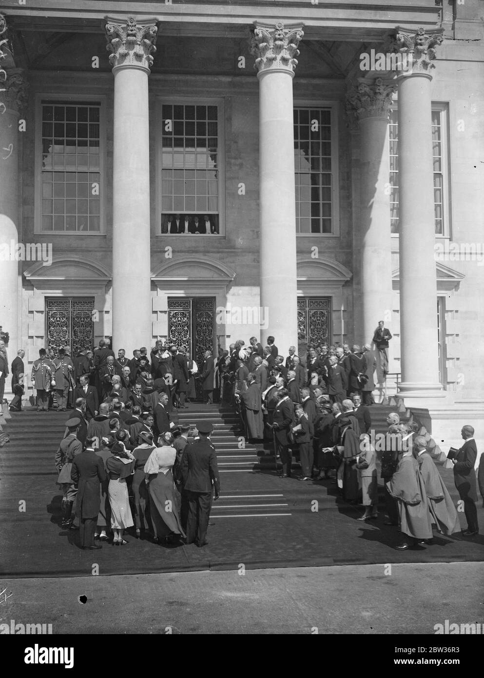 Il Re e la Regina aprono una nuova grande sala civica a Leeds . 23 agosto 1933 Foto Stock