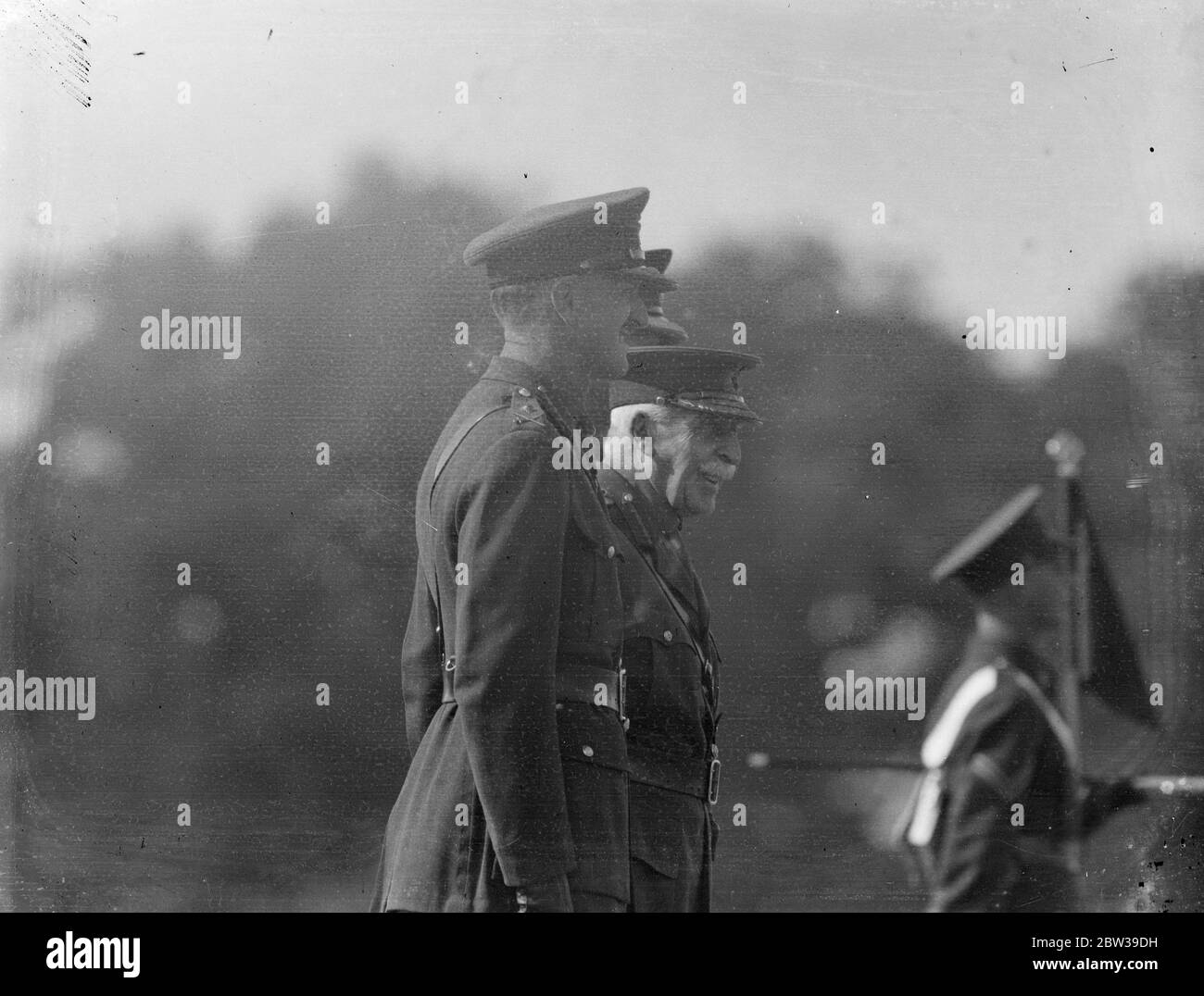 Il Duca di Connaught ispeziona i cadetti al Royal Military College di Sandhurst . Il Duca di Connaught ha effettuato la sua ispezione annuale dei cadetti dei signori al Royal Military College Sandhurst , Camberley , Surrey . Spettacoli fotografici ; il duca di Connaught che ispeziona i cadetti più anziani del college . 18 settembre 1933 30s, 30s, 30s, 30s, 30s, trents, 19een trents Foto Stock